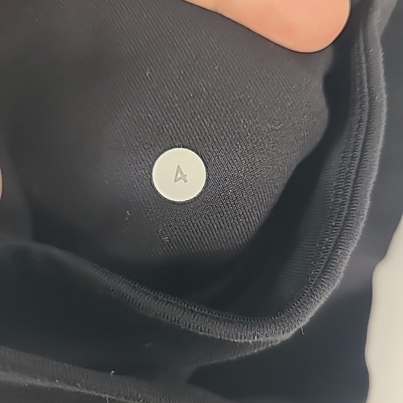 Lululemon Women's High Times Black Pant Leggings Size 4, Inseam 23" EUC - Picture 7 of 7